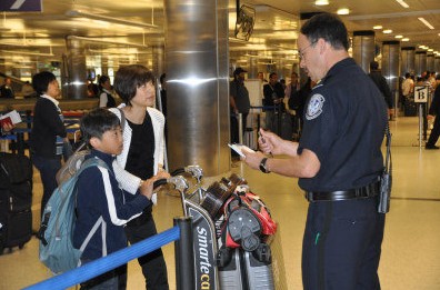 �뾳������ֹЯ������Ʒ